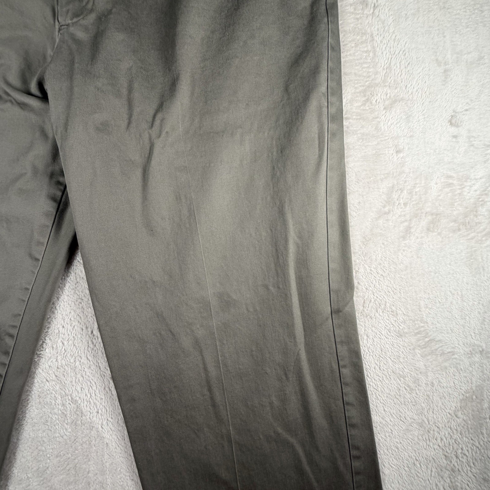 Dockers Signature Khakis Men’s Pants 42×32 Olive Gray Classic Fit
