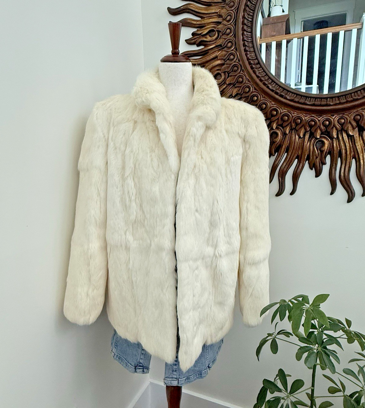 Women’s Ivory Short Cropped Rabbit Jacket XL Collared Long Sleeve Solid