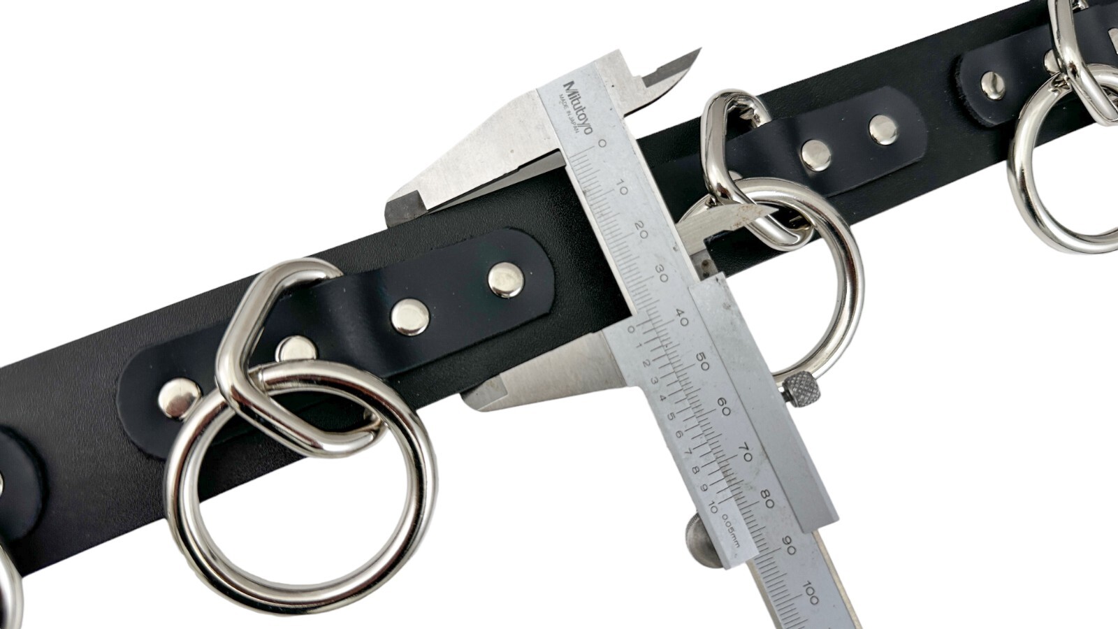 Large O Ring Bondage Belt Genuine Leather Punk Goth Rocker Belt Snap Off Buckle