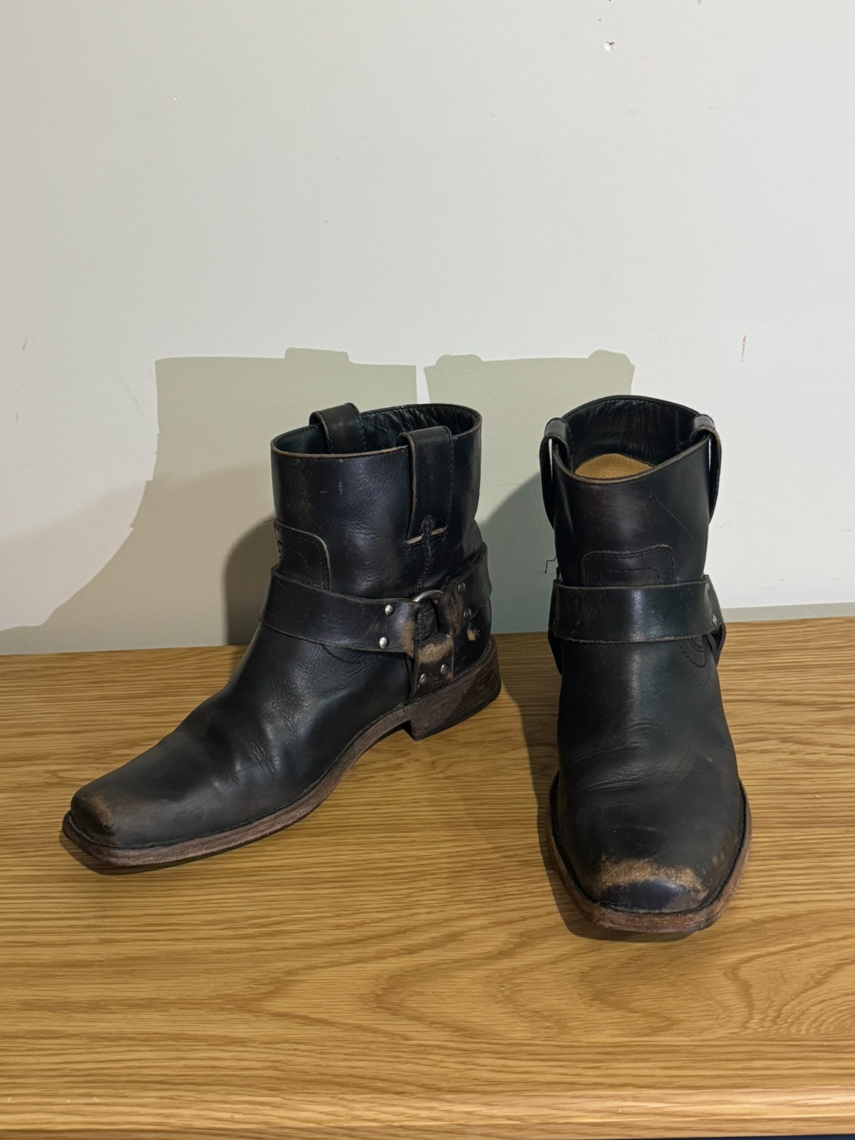 Frye Distressed Black Leather Square Toe 6-Inch Harness Womens Size 8 B Boots