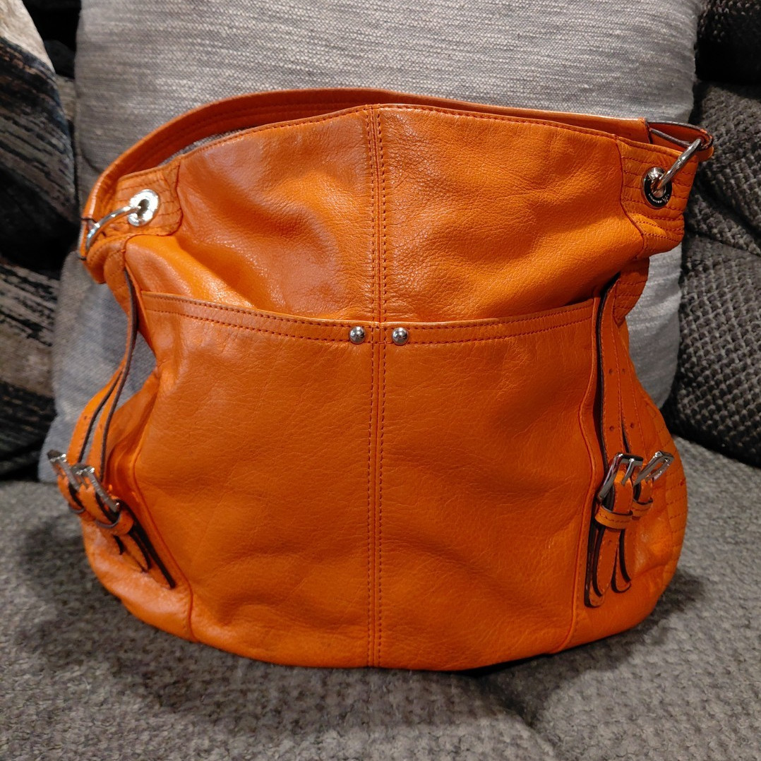 B MAKOWSKY citrus Orange Leather Hobo Bag EUC