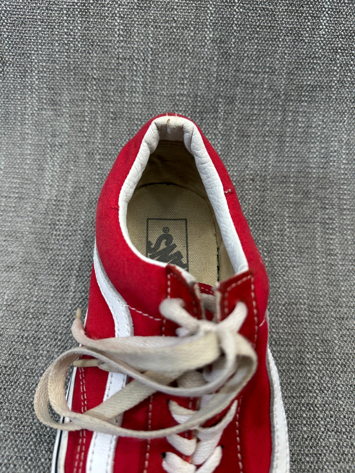 Vans Old Skool Unisex M7.5/W9 Skateboarding Shoes Red Suede Athletic Sneakers