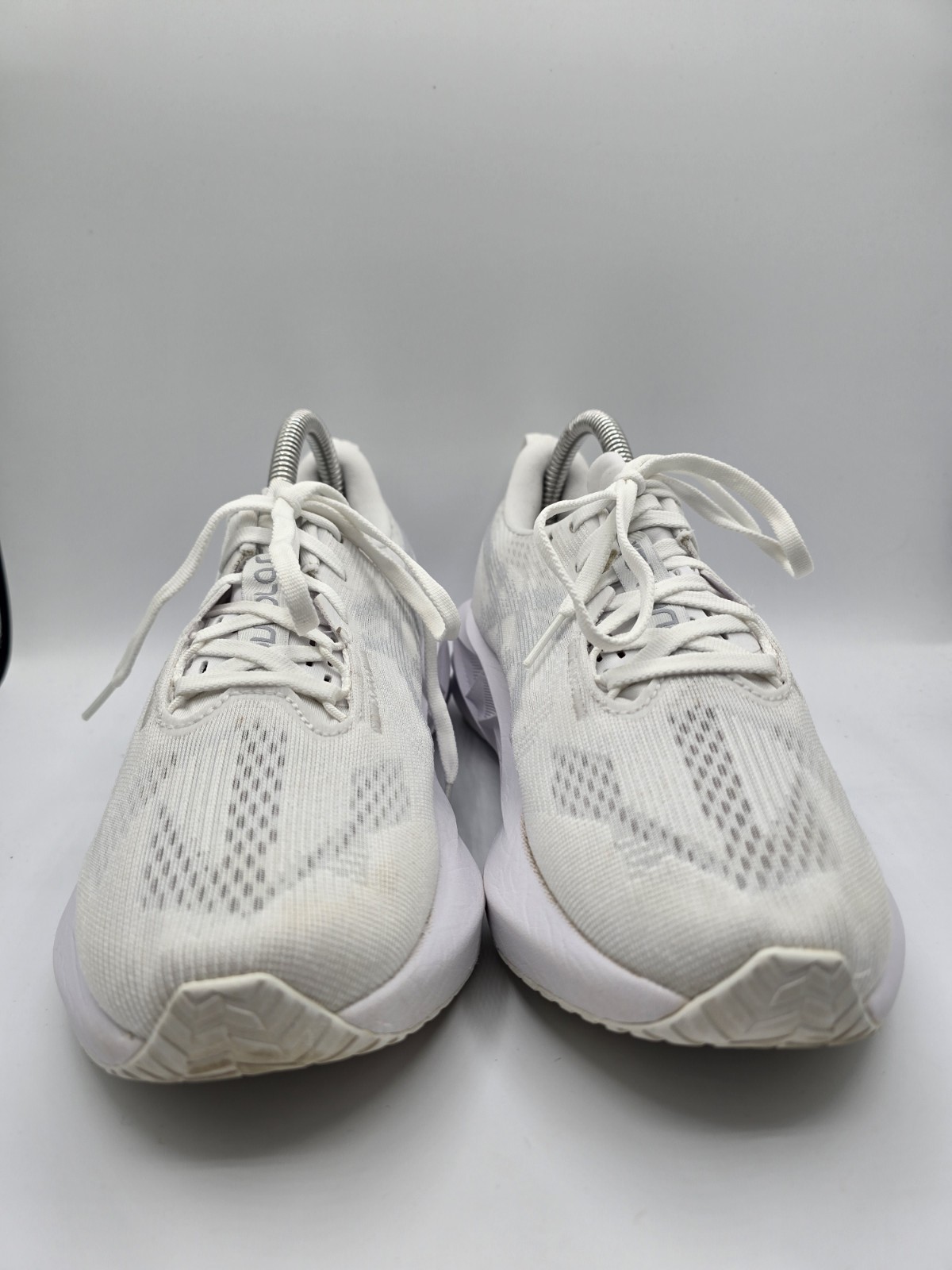 Asics Novablast 5 White/Piedmont Grey Womens 7.5 Running Shoes 1012B765