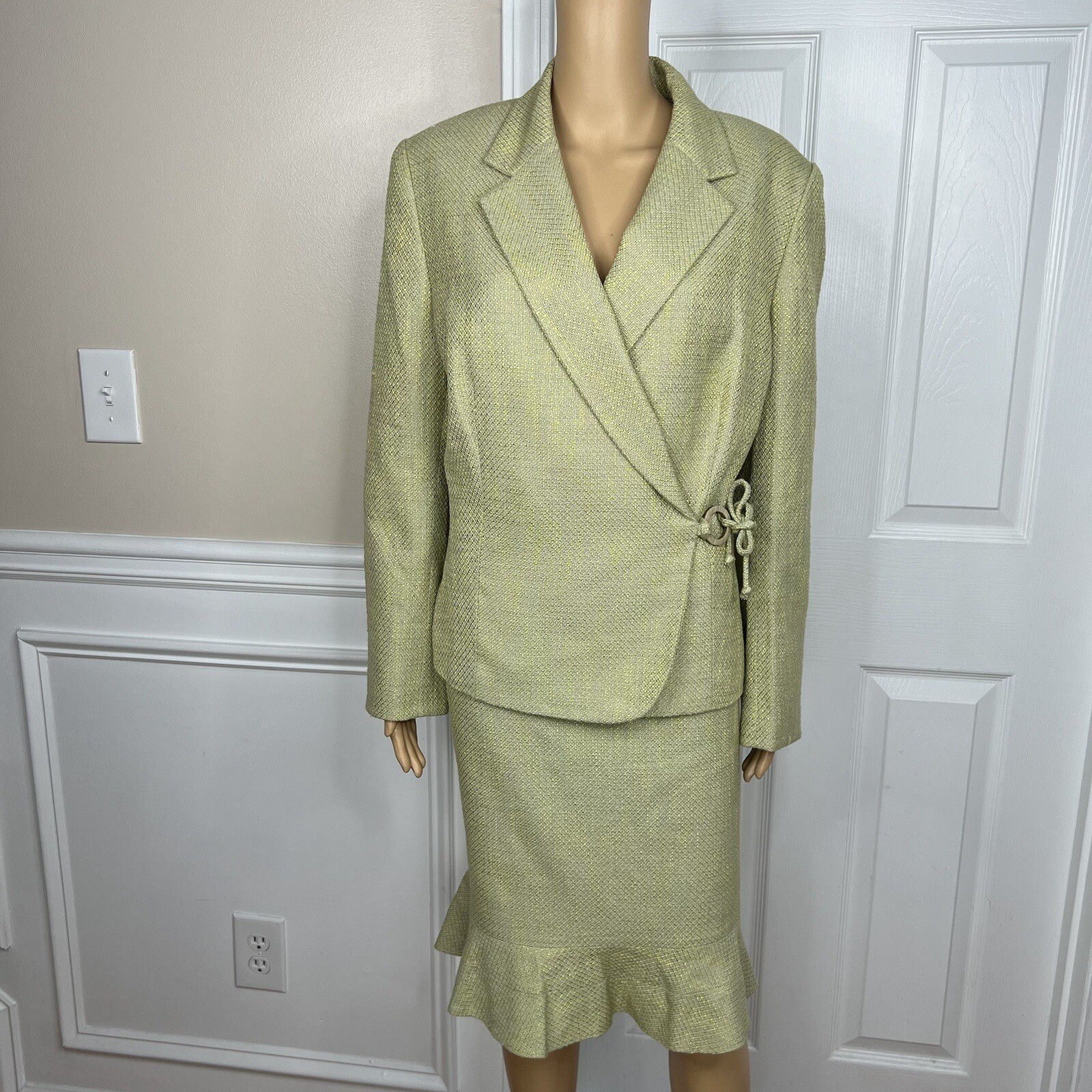 Kasper Women Polyester Rayon Skirt Suit 16 Green Ruffle Lined Wrap Belted 2PC