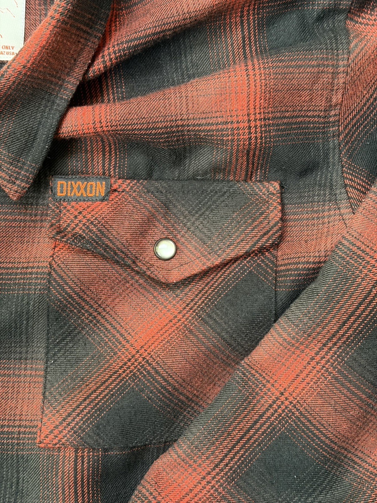Dixxon Flannel The Evo Men’s Large Pearl Snap Red Black Buttons On Wrist