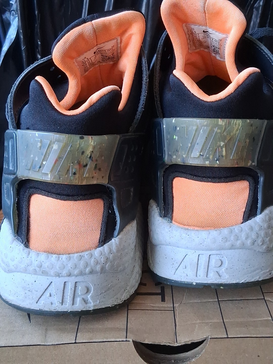 Nike Air Huarache Crater PRM Men’s Sneakers Black/Orange, Size 11.5