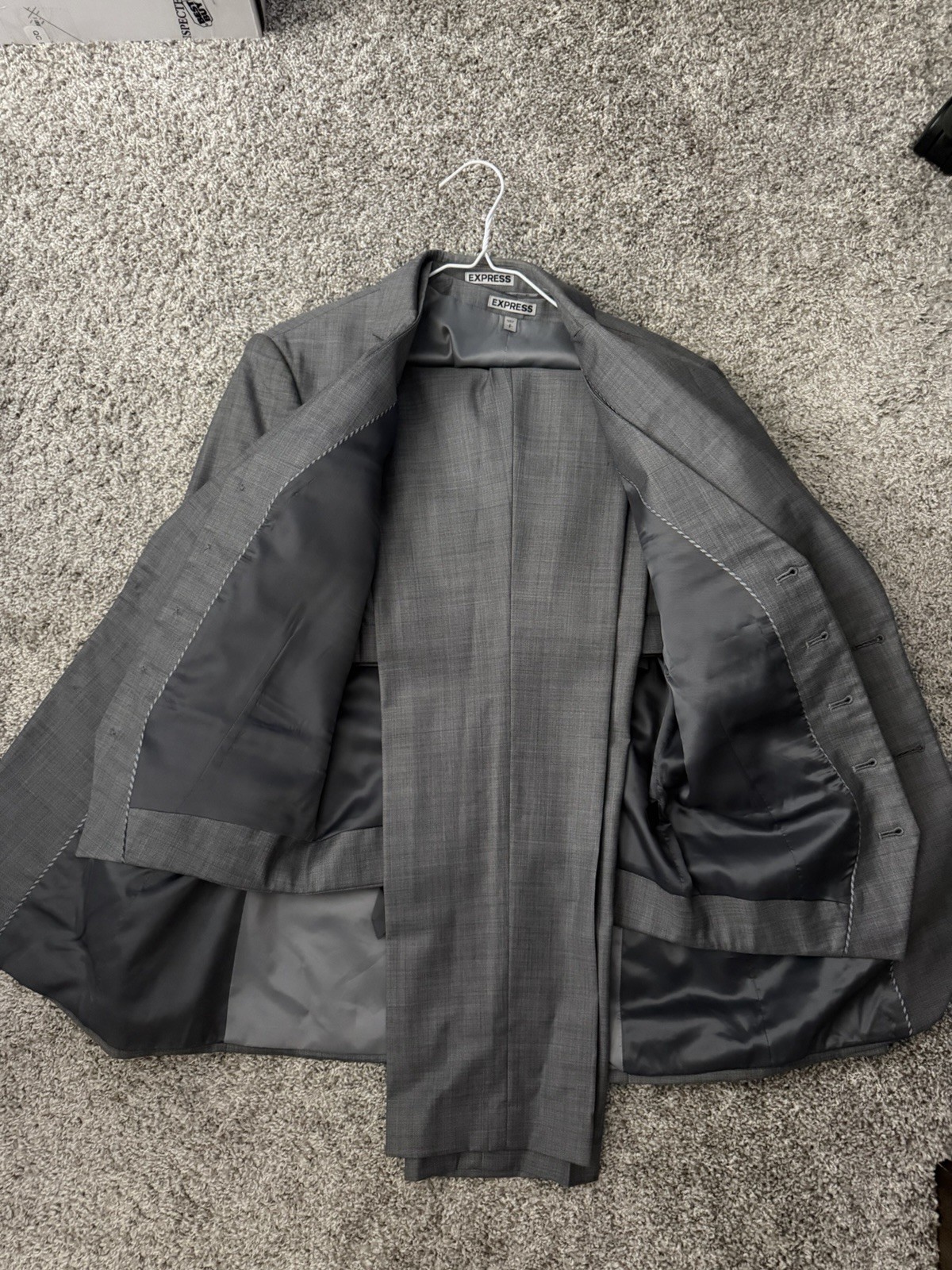 *NEW* Express Gray Slim Fit 3-Piece Suit 36R Jacket, vest, 30×32 Pants