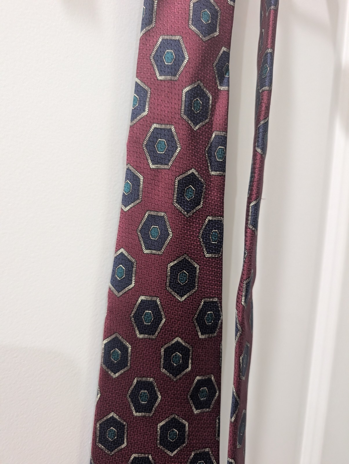 Robert Talbott Men’s Burgundy Geometric Woven Silk Designer Tie Handmade