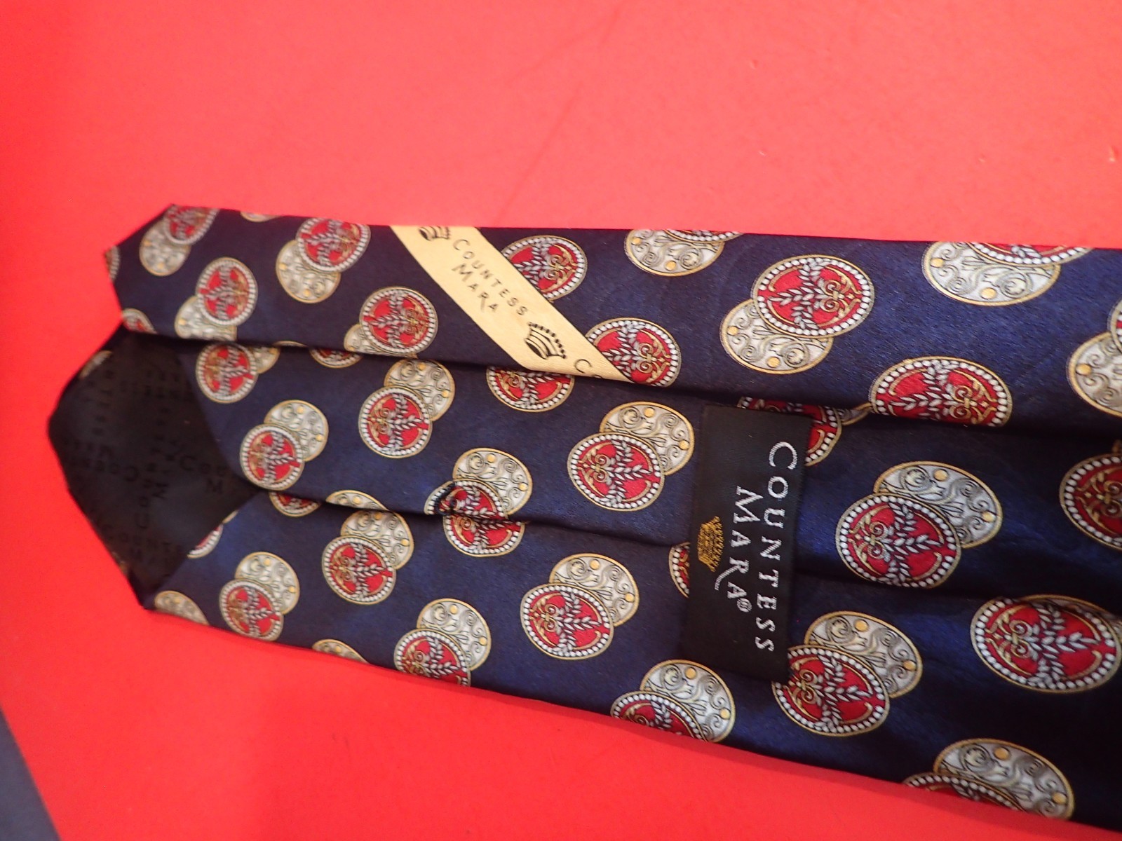 COUNTESS MARA ALL SILK NECKTIE HANDMADE ITALY