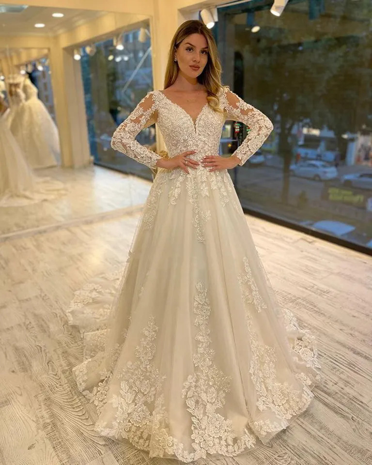 Lace A Line Wedding Dresses Sheer V Back Floral Tulle Bridal Chapel Train