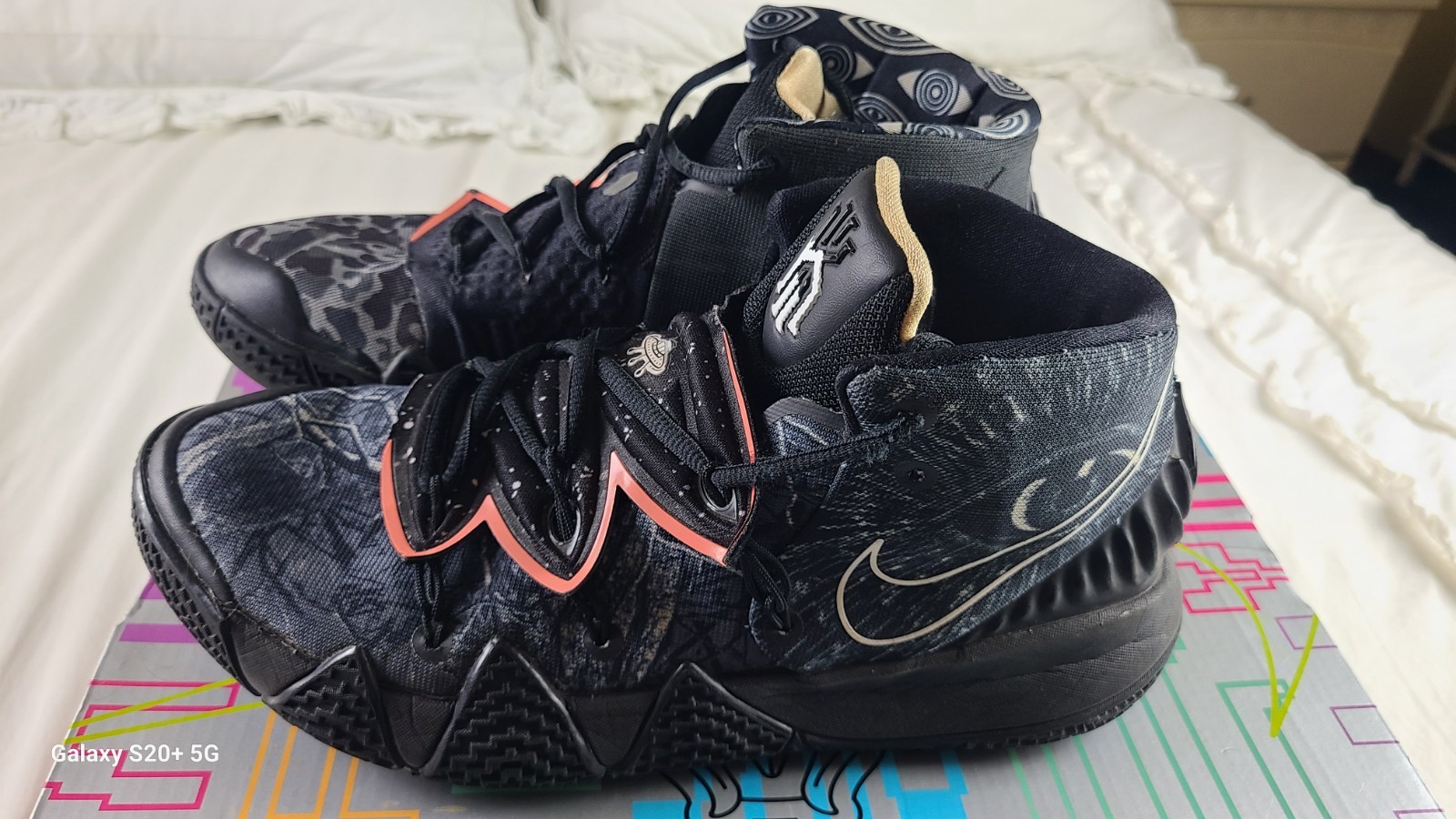Kybrid S2 Nike Black-Atomic Pink Size 9