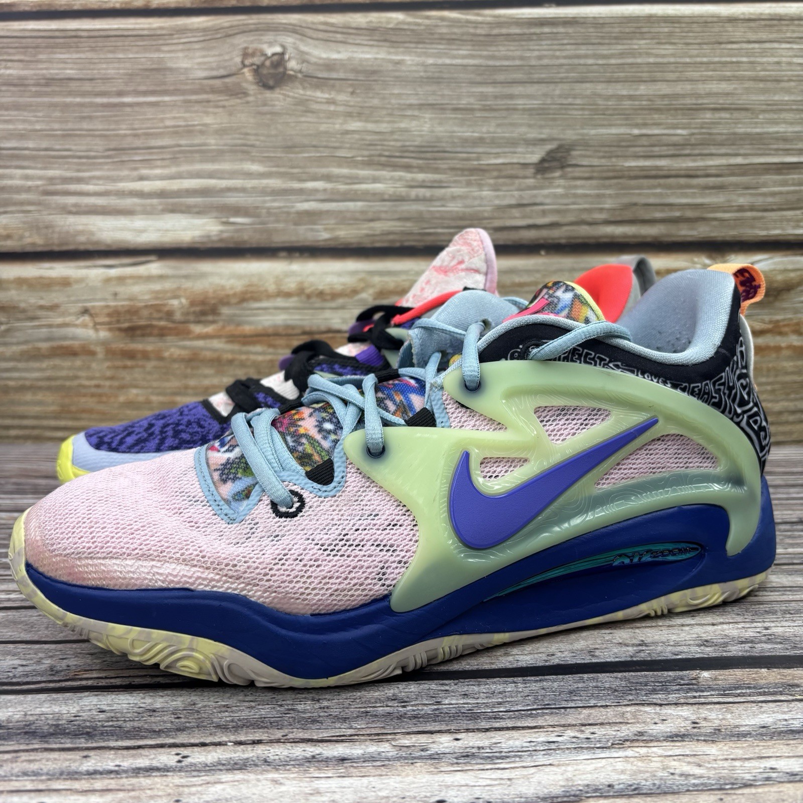 Mens Size 10.5 Worn Once Nike KD 15 What The Basketball Shoes FN8010-500