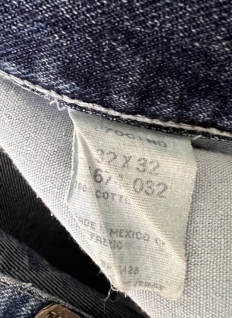 Vintage Wrangler Authentic Men’s Blue Medium Wash Denim Straight Jeans Mid Rise