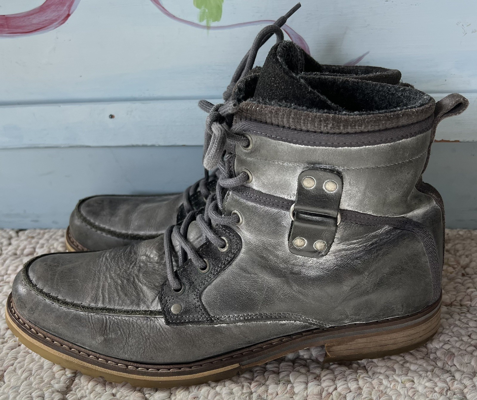 Steve Madden Mens Art Name New Guy Gray Leather Boots Sz US 11 EUR 44 Distressed
