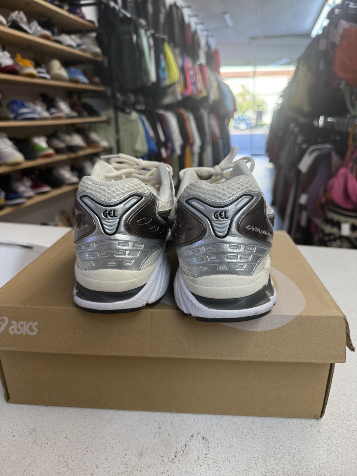Asics Gel Kayano 14 Silver Cream-Very Clean-Size 11.5