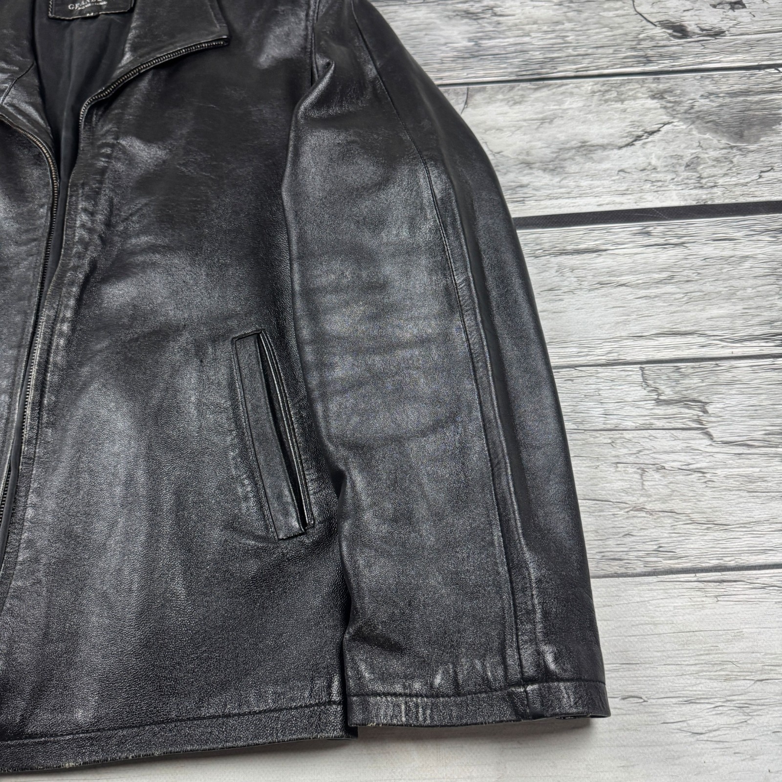 Grandeur Vintage Black Leather Jacket Minimalist Zip Up Classic Coat