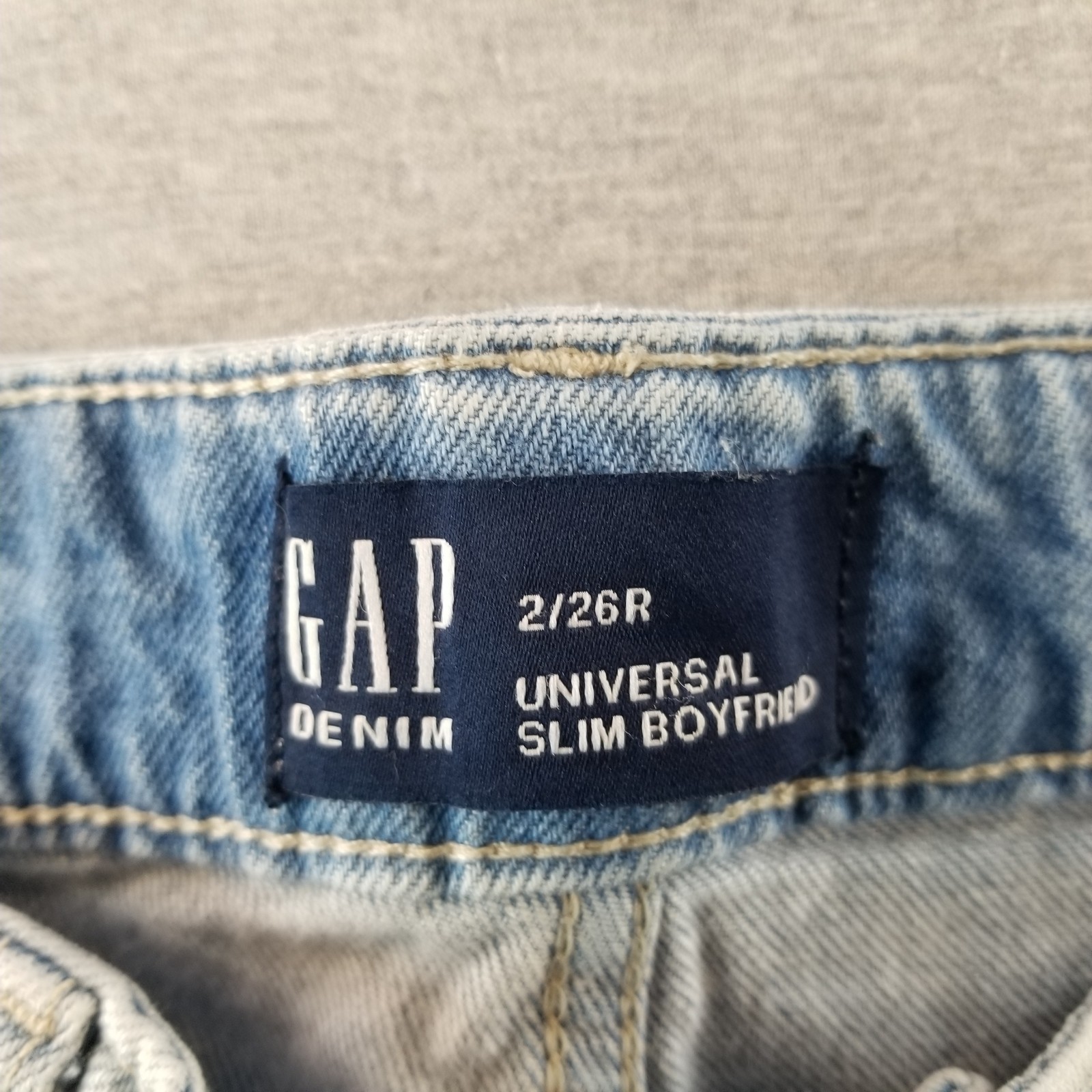 Gap Jeans Womens Sz 2/26R Universal Slim Boyfriend Light Wash Normcore Cute Nice