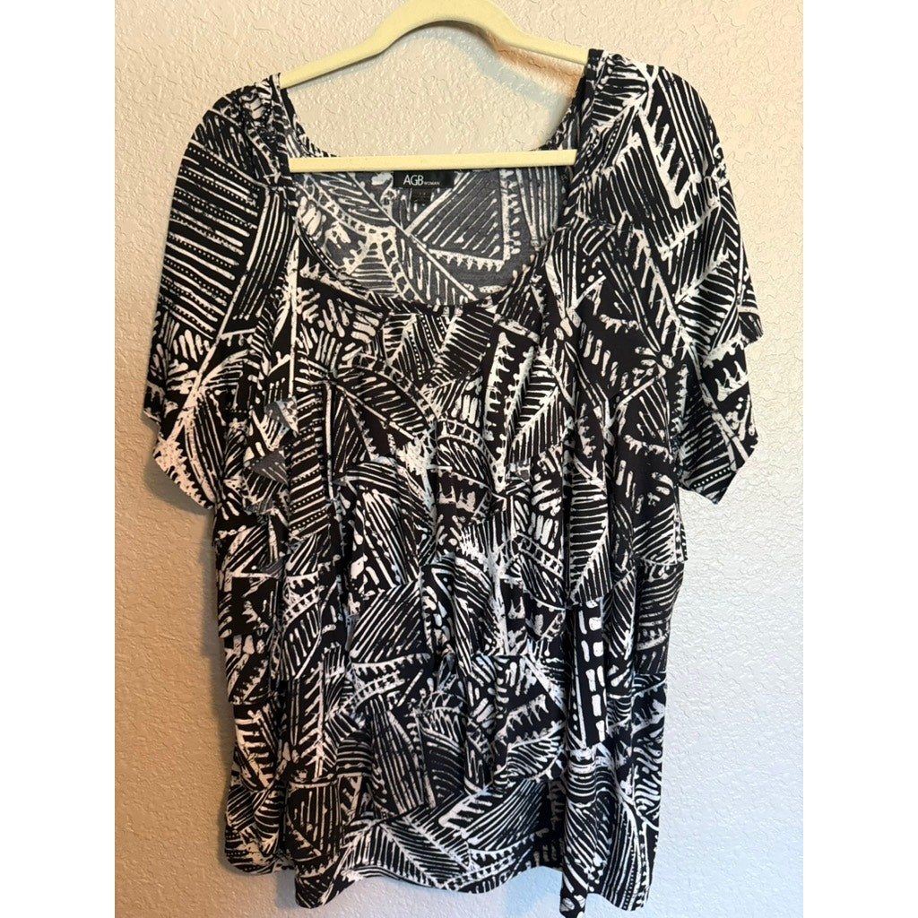 ABG blouse, black/white w/flutter sleeves/ruffled front 3X