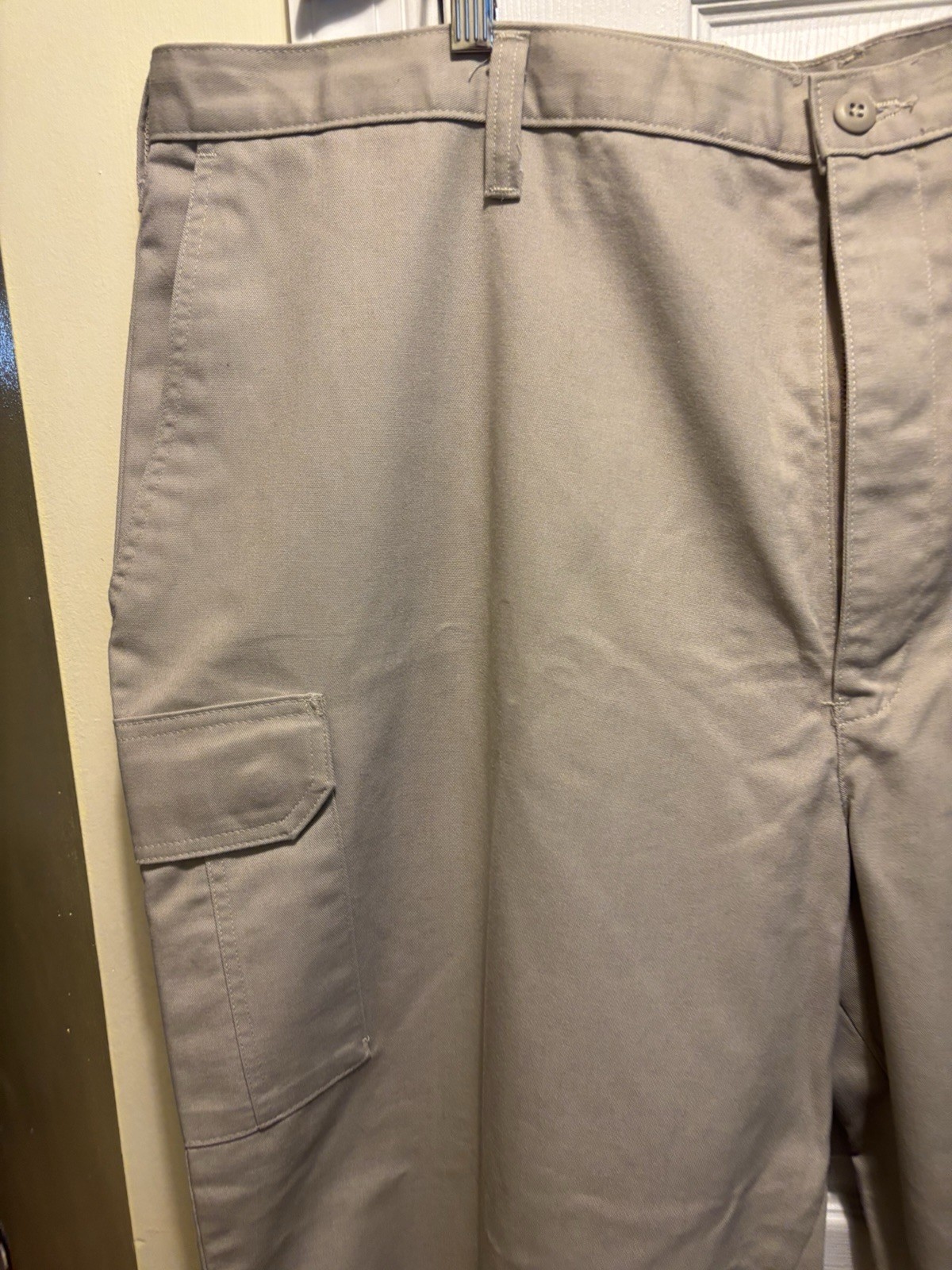 Cintas Comfort Flex Beige Cargo Work Pant Size 48 #270-62 Relaxed Fit Polyester