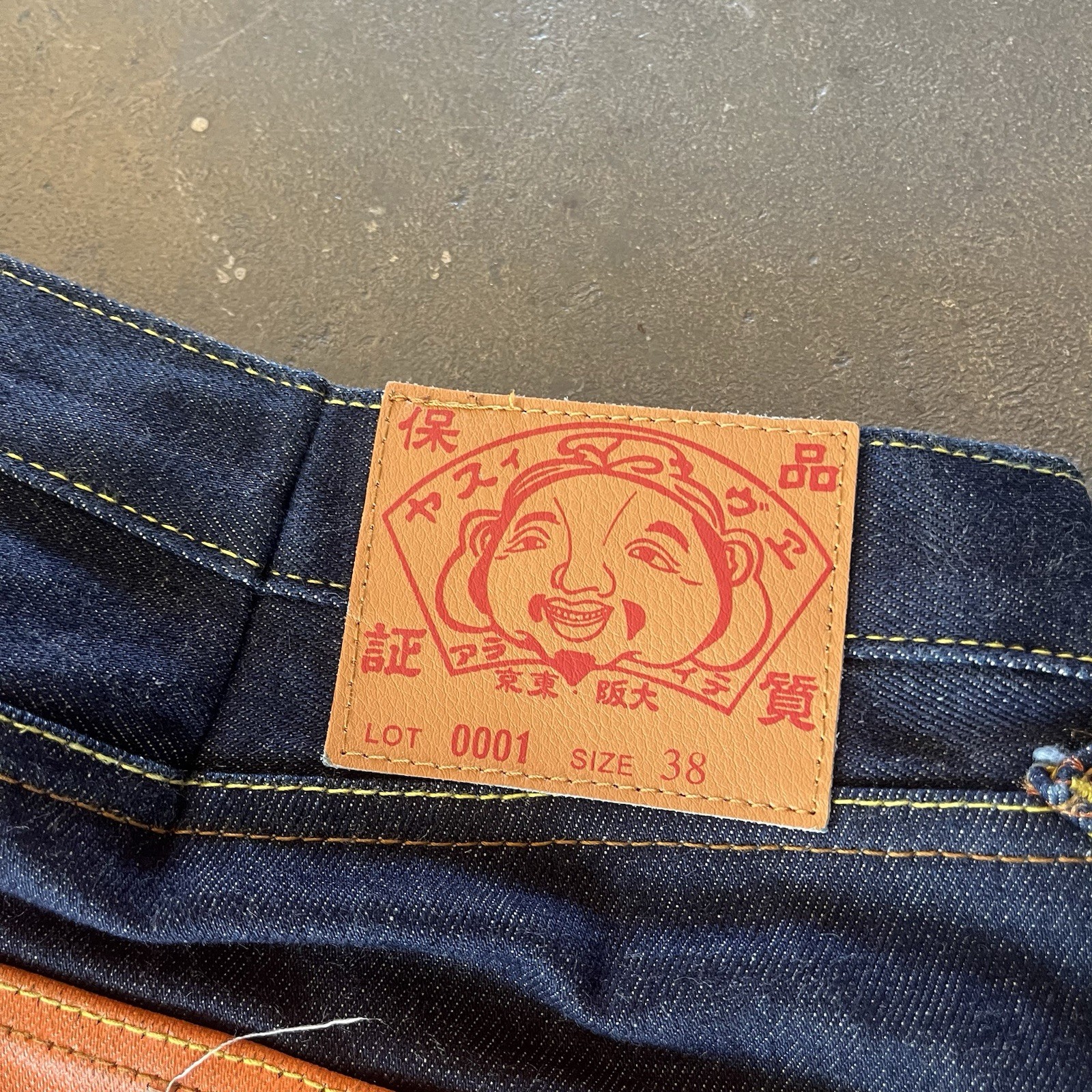 Vintage 2000’s Evisu Jeans dark denim shorts 36 x 15 READ DESCRIPTION