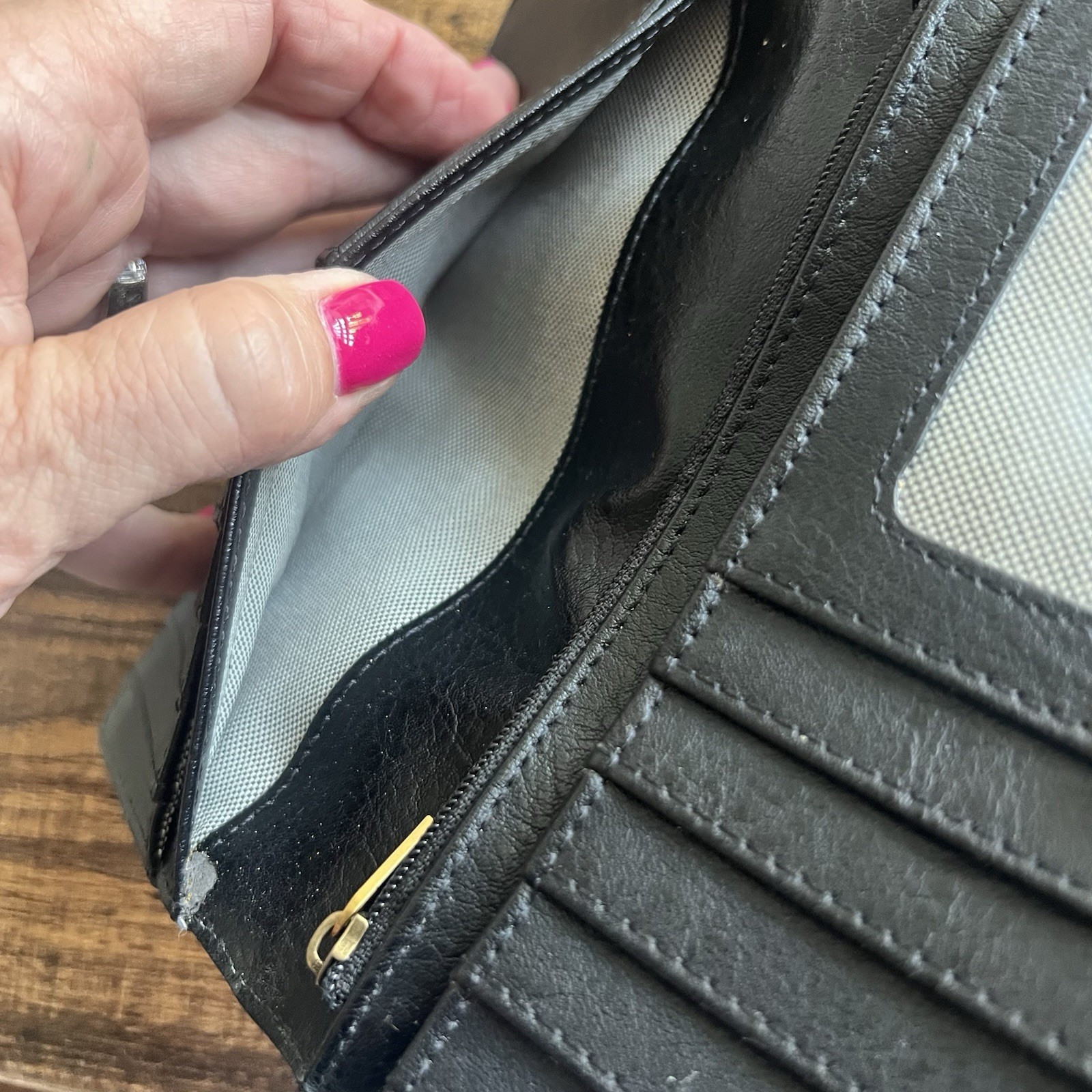 FOSSIL Liza Slim Black Leather Bifold Wallet with Metal Decorative Plate 6.75″