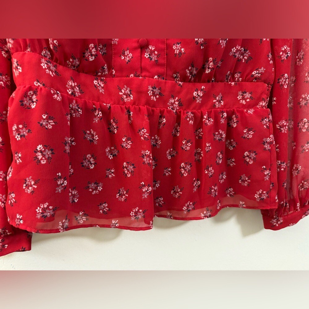 Madewell Floral Peplum V-Neck Top in Red – XS