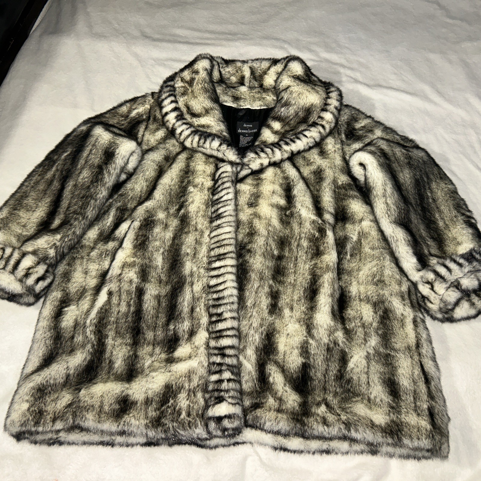 White FAUX FUR Stroller w/Black Tips, Dennis Basso Size X-LARGE Vintage FauxyFur