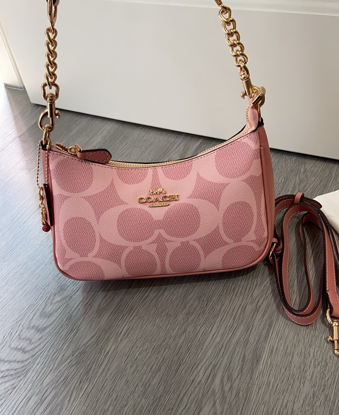 COACH Teri Shoulder Bag In signature canvas/Gold/Powder Pink New CAL51.