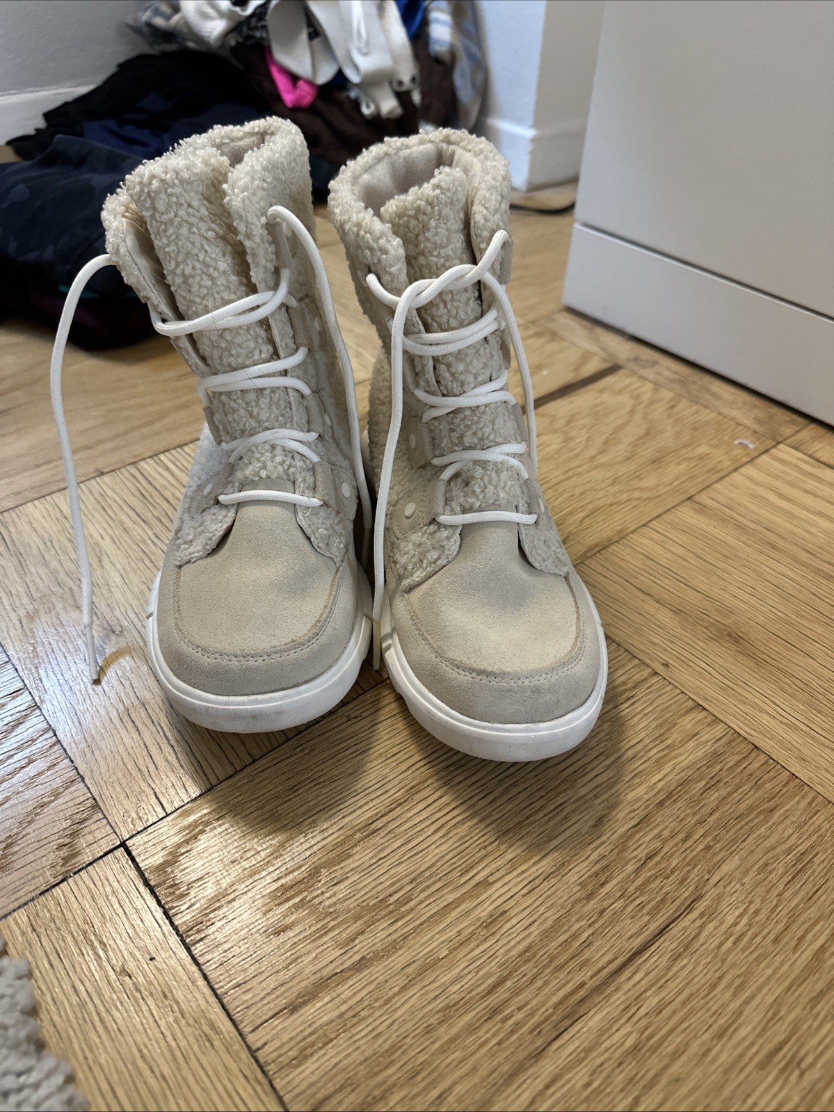 Sorel Snow Boots Beige Faux Fur Size 6