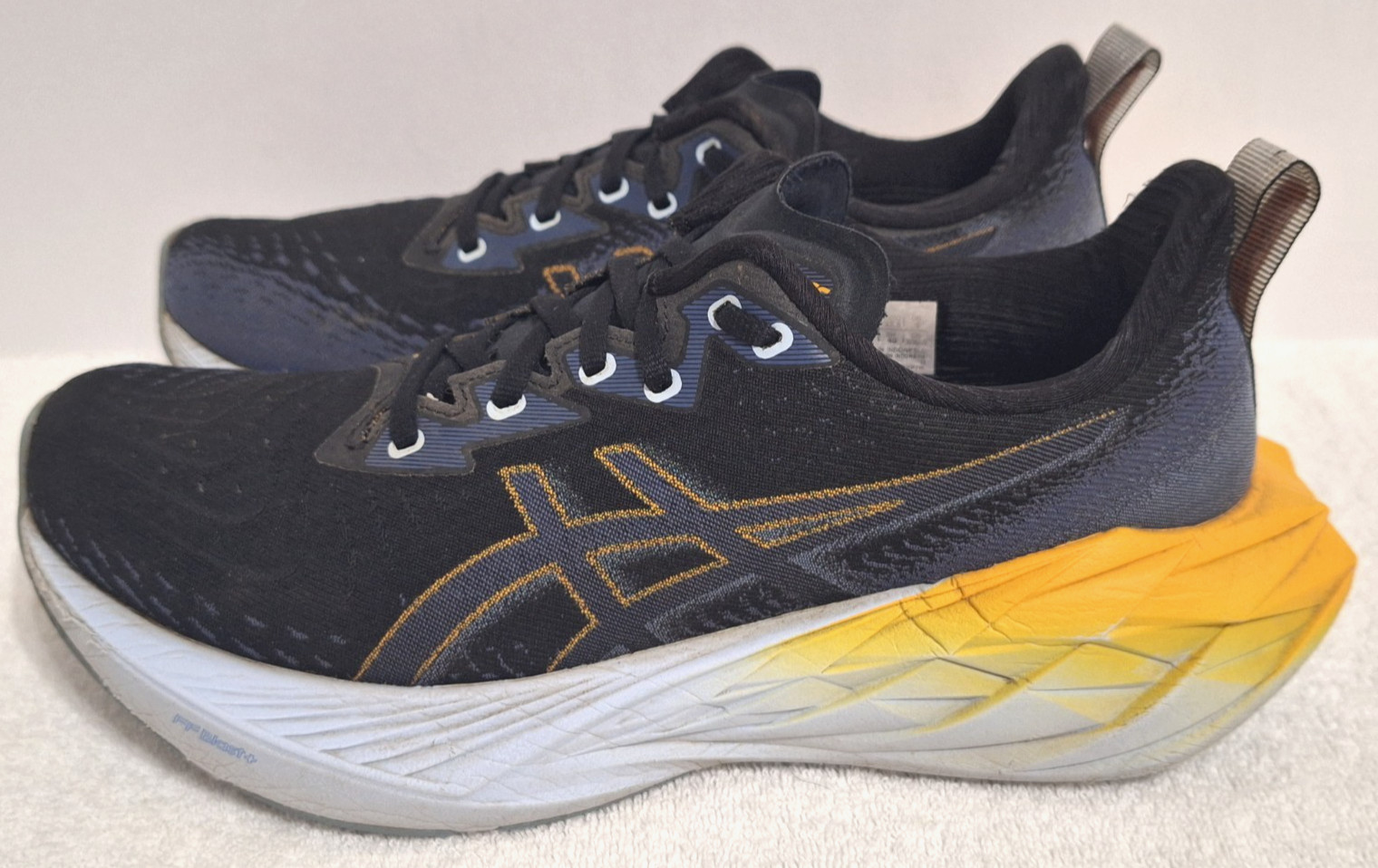 ASICS Novablast 4 Black Thunder Blue Running Shoes 1011B693 Men’s Size 9