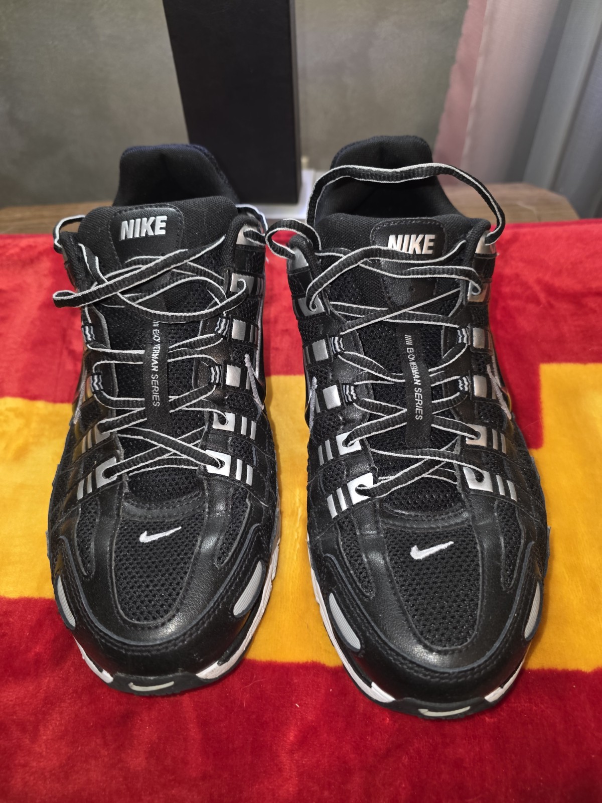 Nike P6000 Black/White/Metallic Silver /Black Mens Size 11 Athletic Shoe.