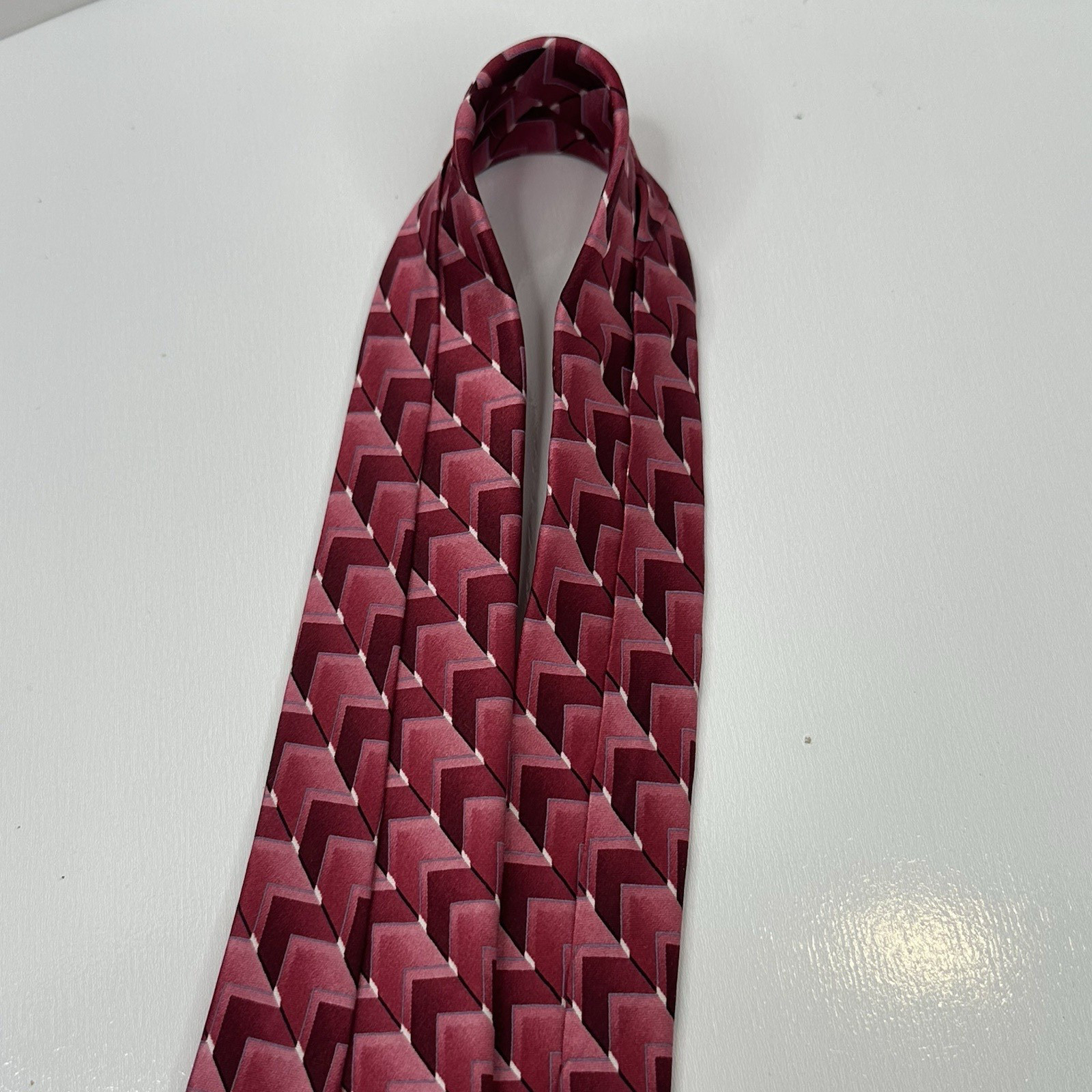 Arrow Tie Necktie Approximately 59 1/2″ x 3 5/8″ 100% Imported Silk Made in USA