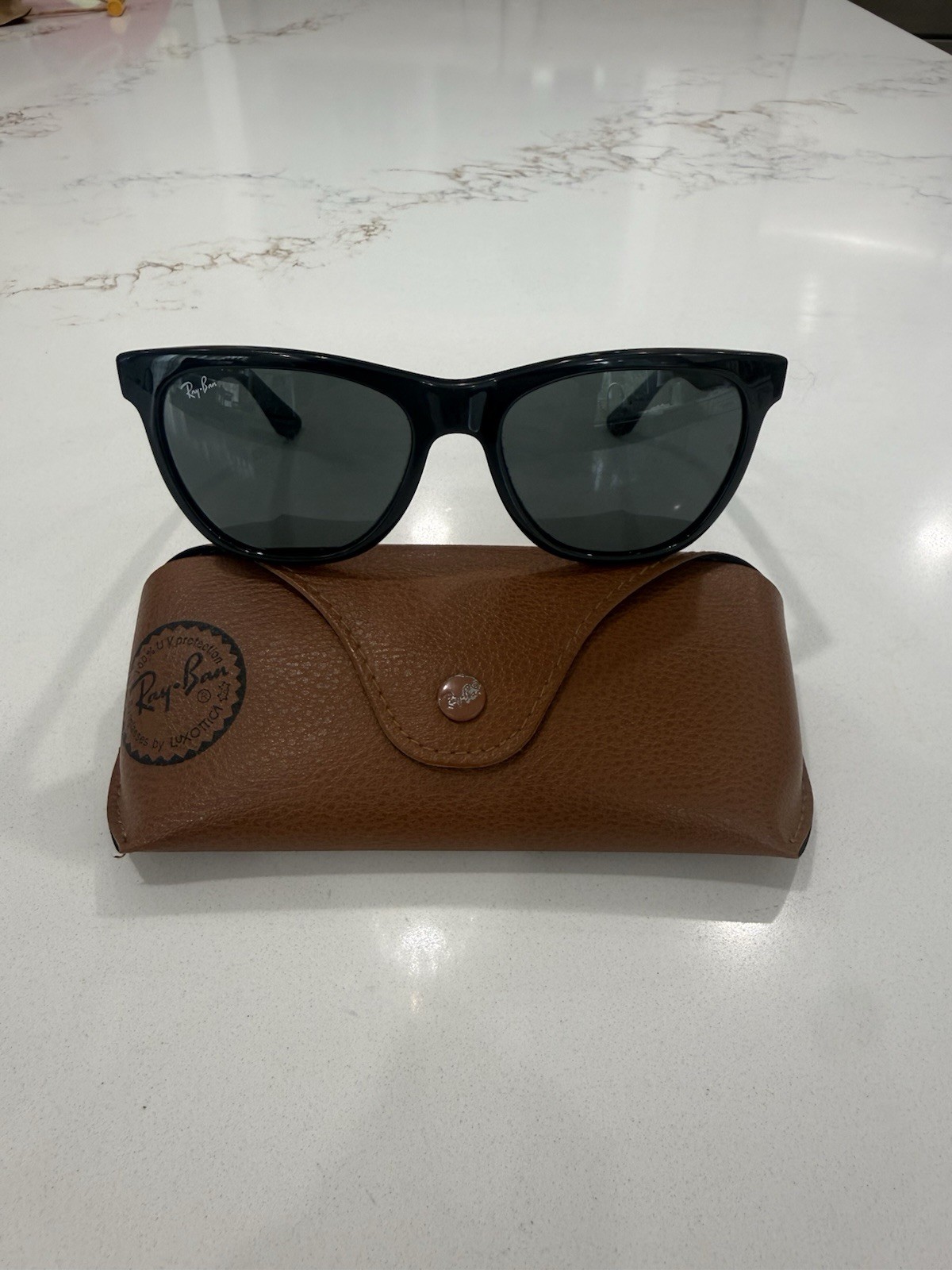 Ray Ban Glasses Black Non Polarized Used, Minor Scratches
