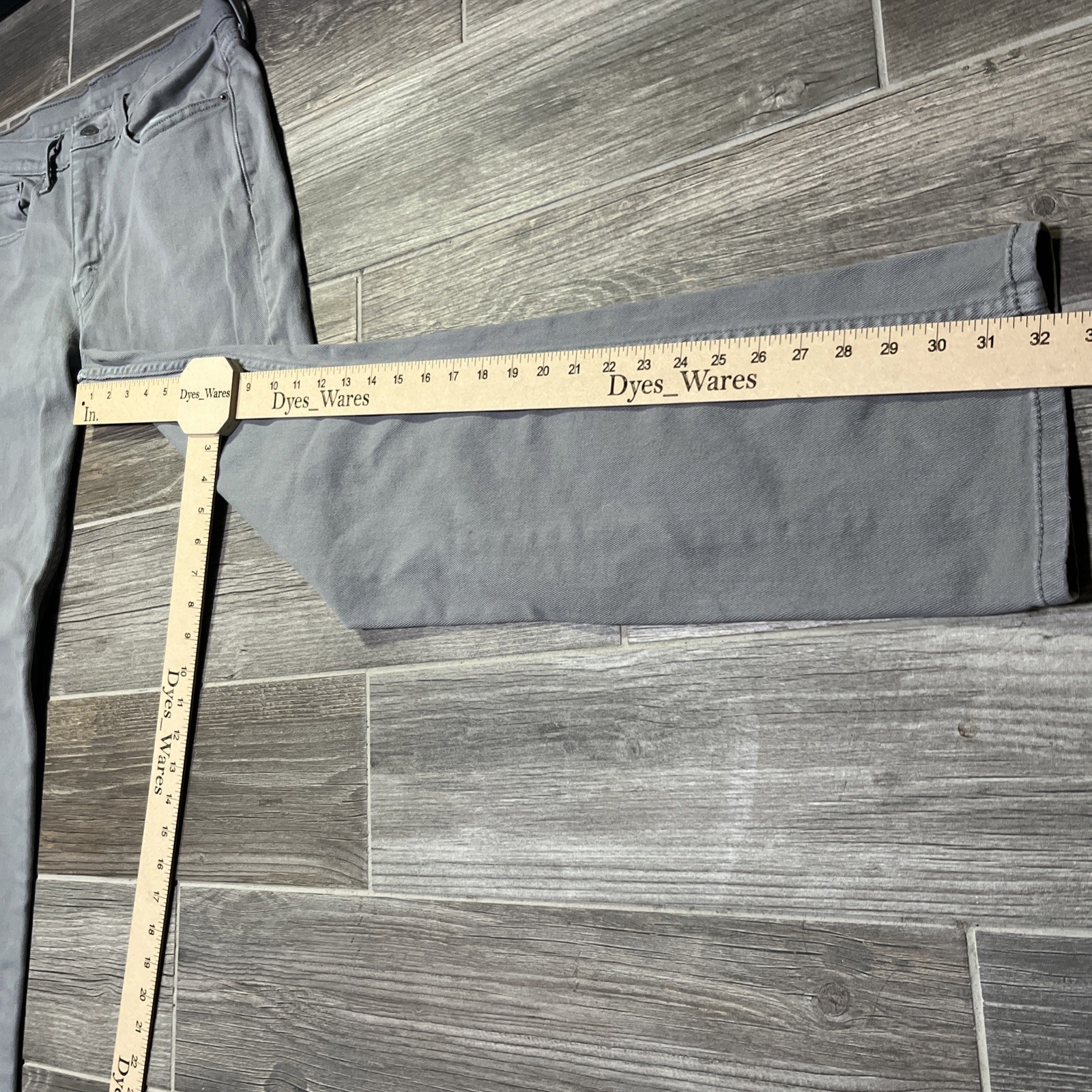Men’s Levi’s 514 Straight Fit Gray Pants Size 32”x34”