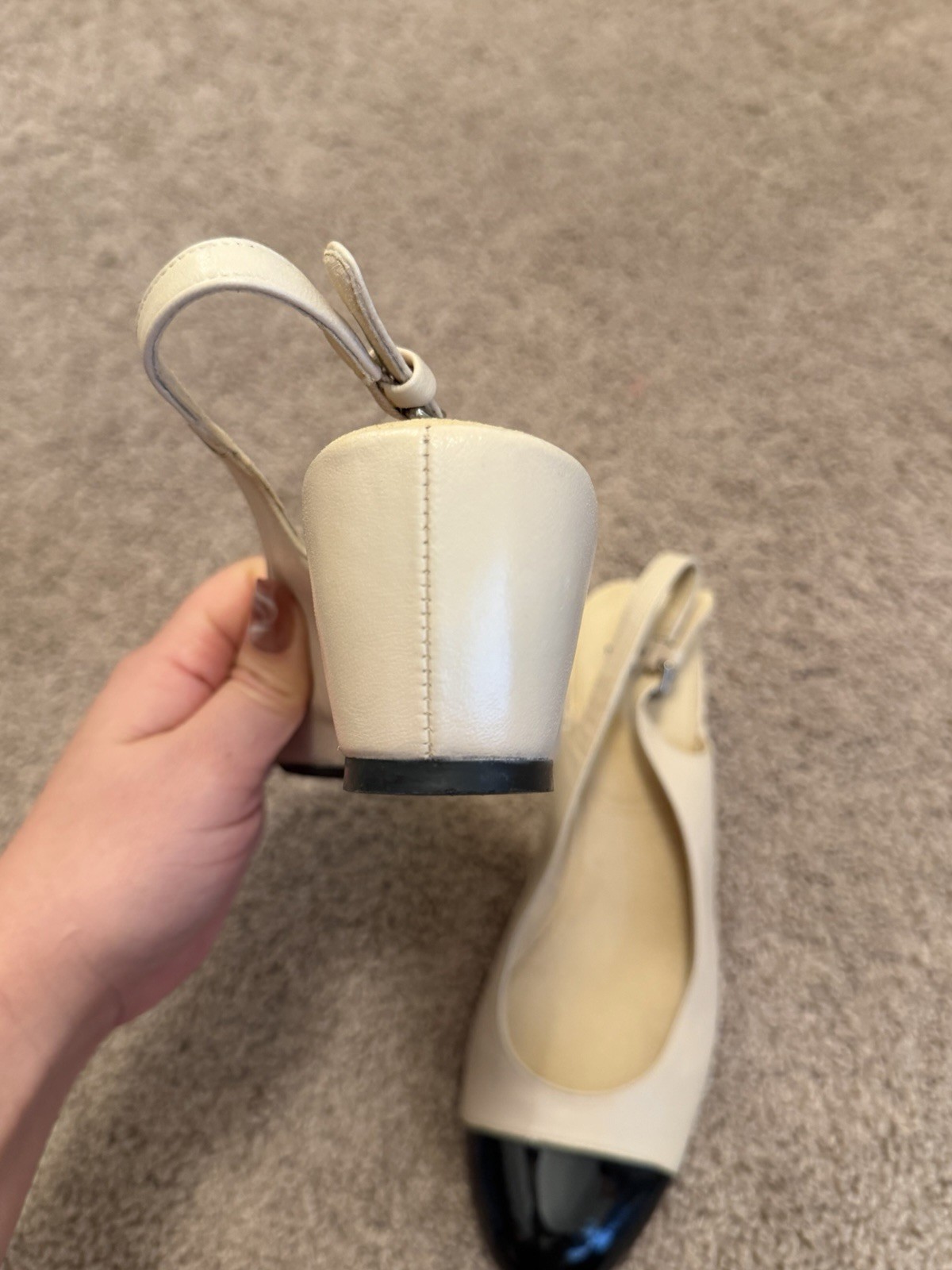 Stuart Weitzman A408323 Vintage Cap Toe Slingback Kitten Heel Nude Black Size 8
