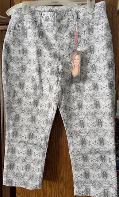 Laurie Felt Power Silky Denim Printed Capri Pull-On Jeans Size M