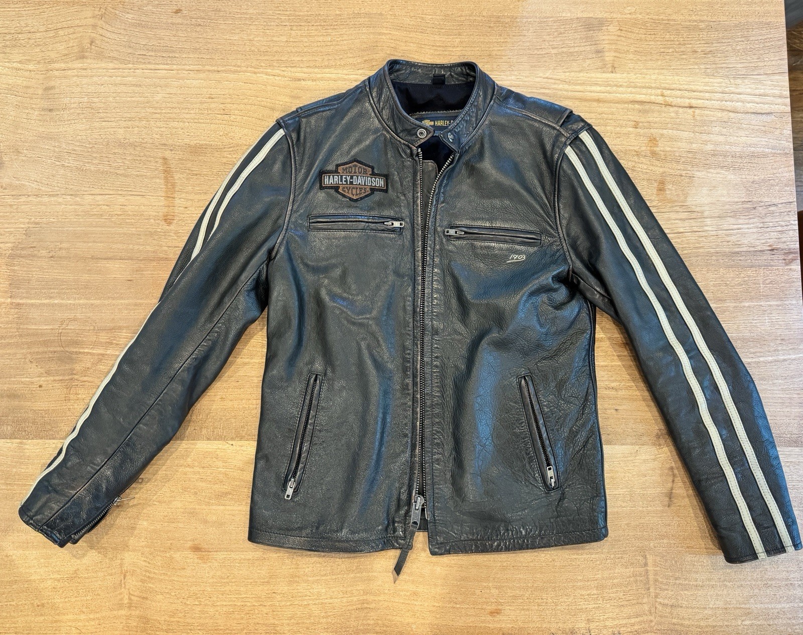 Harley Davidson medium Men’s SLEEVE STRIPE Black Leather Motorcycle Jacket M