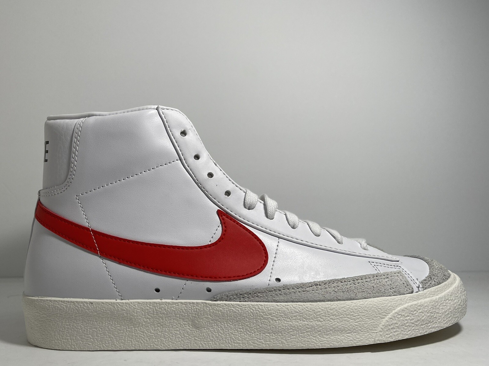 Nike Blazer Mid ’77 Vintage White/Habanero Red 2022 Men’s Size 11 US Sneakers