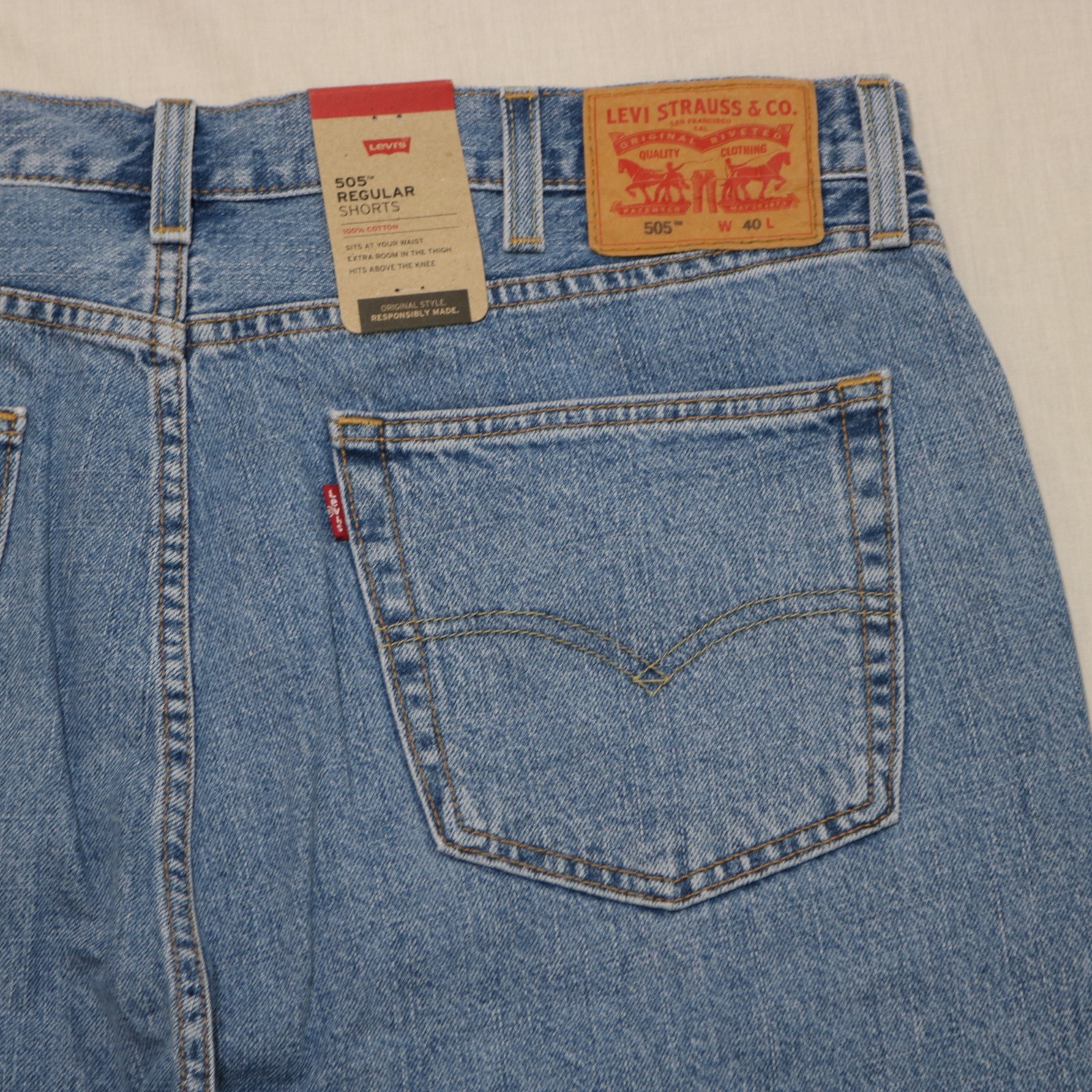 Levi’s 505 Men Zipper fly Regular jean shorts size 40 , 42 new with tag
