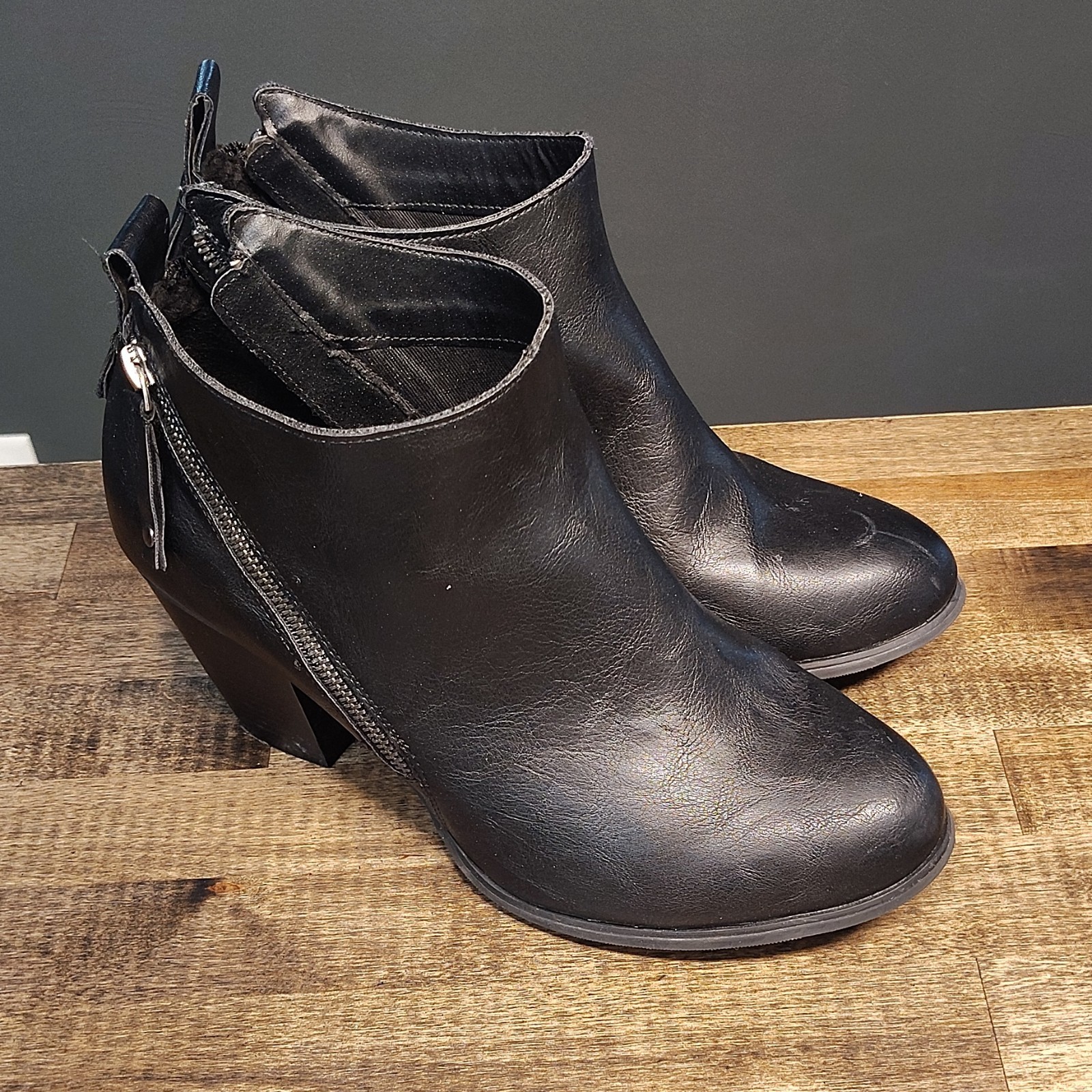 Torrid Womens Black Synthetic Ankle Bootie Side Zip Round Toe Rubber 11W
