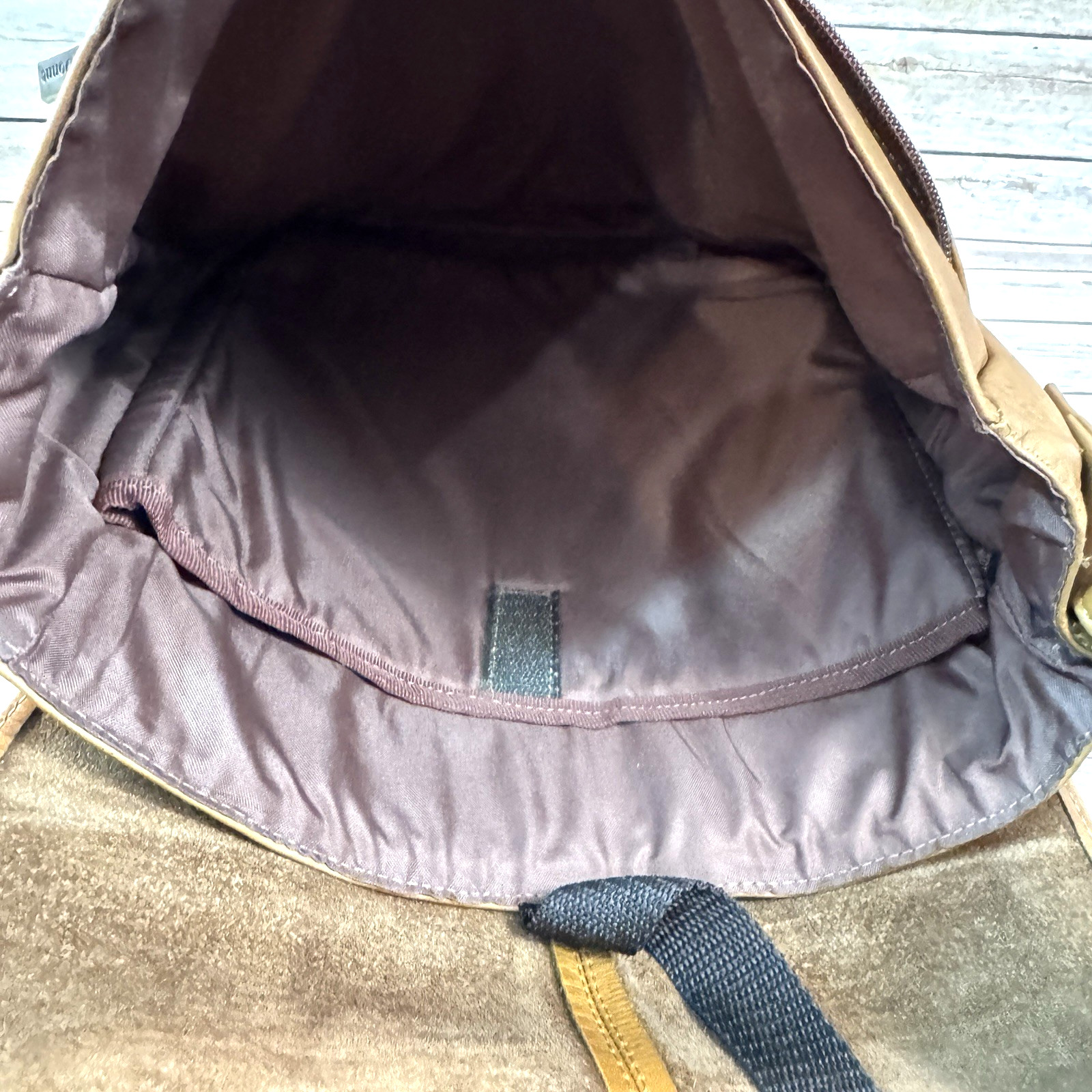 Le Donne Leather Collection Vintage Minimalist Crossbody Messenger Bag