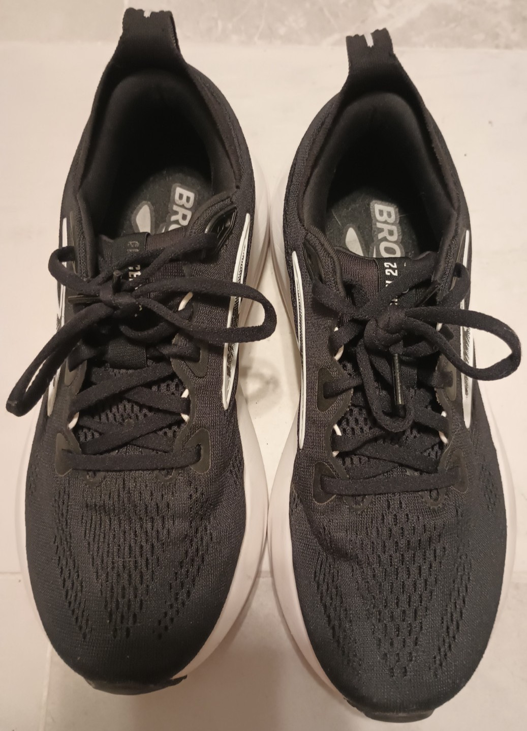 Size 8 – Brooks Glycerin GTS 22 Black Grey White Women’s Gently Used