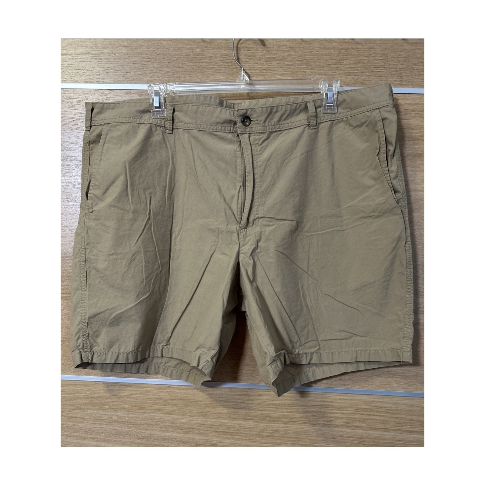 Columbia Shorts Mens Sz 46 x 10” Inseam Tan Color Outdoor Hiking Beach Walking