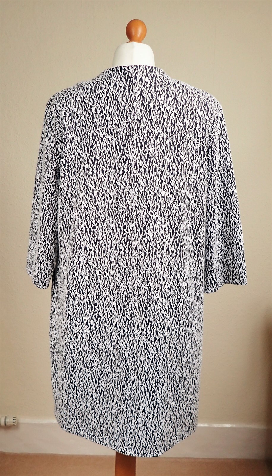 Phase Eight Jan Coatigan Size UK10 Stretch Jacket Long Line Cardigan Black White