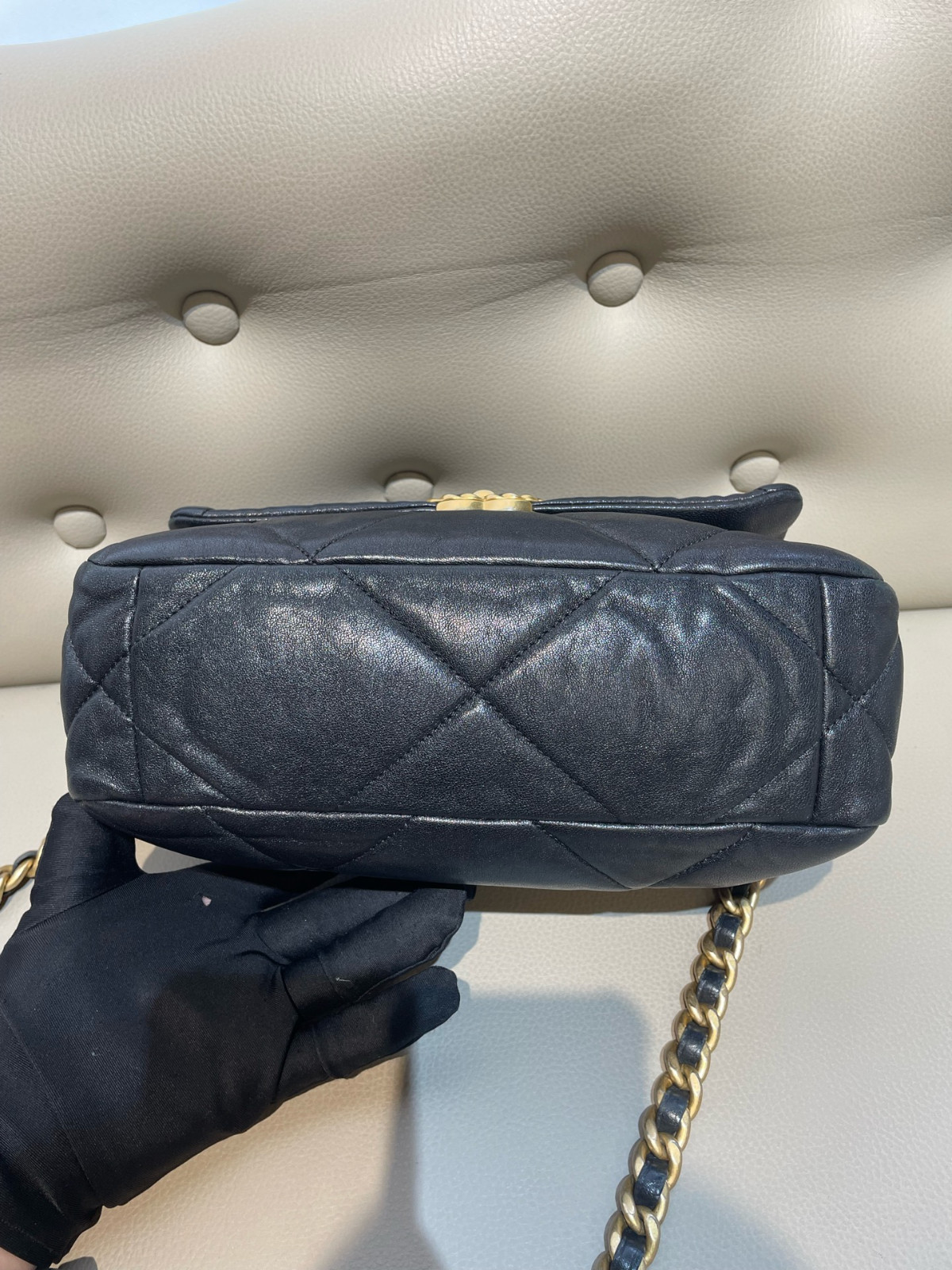 Chanel Small 19 Bag Lambskin Crossbody Bag (24.5×9×17)cm