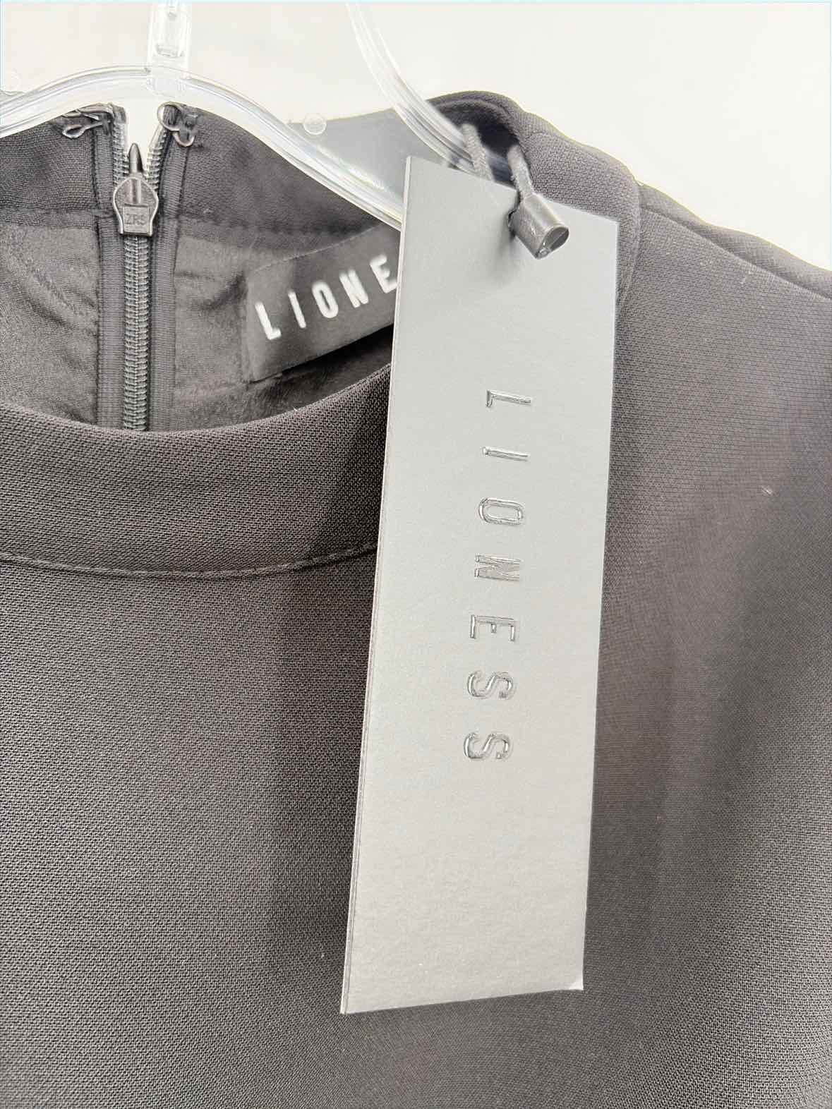 Pre-Owned Lioness Black Size Medium Knee Length Short Sleeve Dress