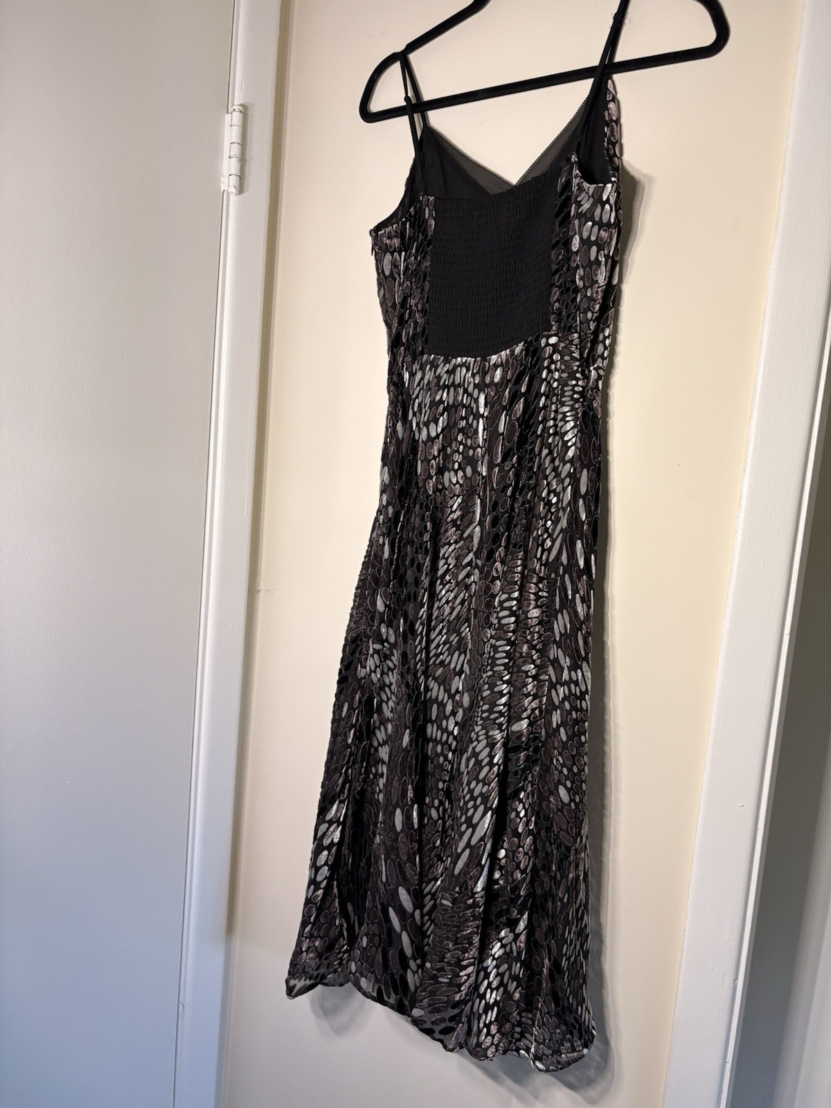 White House Black Market Animal Print Chiffon V-Neck Midi Dress Lined Sz 4