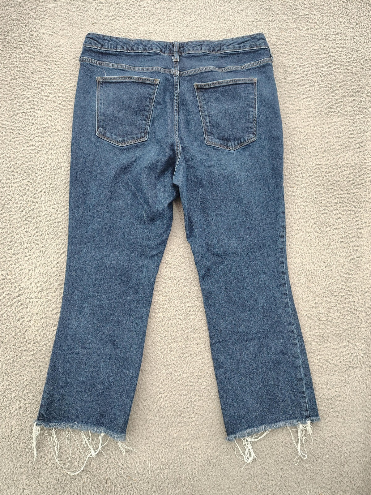 Universal Thread Jeans Womens 18 34R Blue Ankle Bootcut Raw Hem Stretch Denim