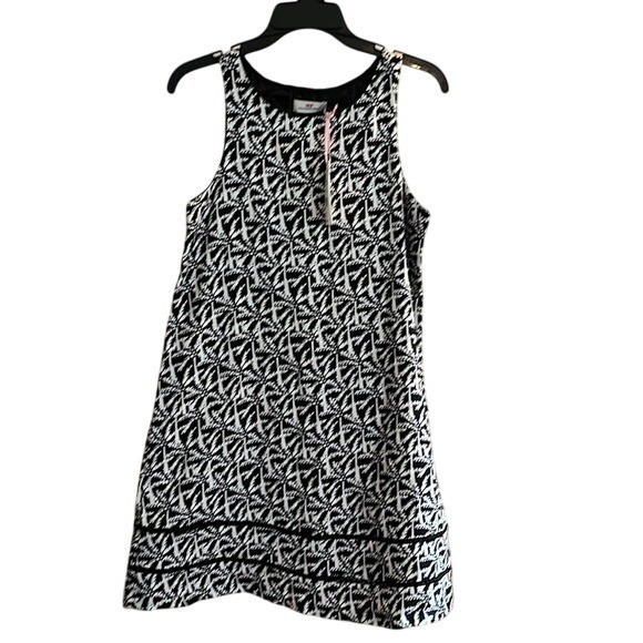 NWT-vineyard vines-2-black/white-all over Palm Cisco swing dress .