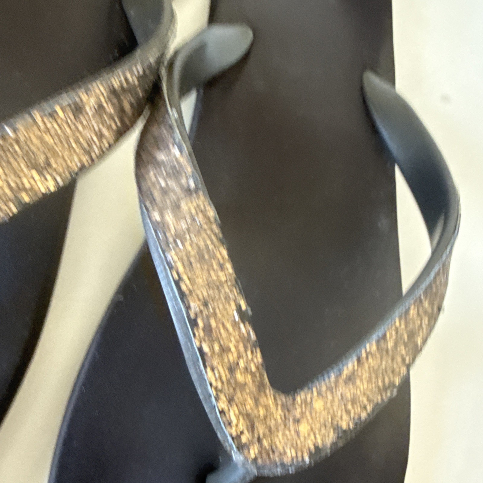 Reef Women’s Flip Flops Slip-On Sandals, Size 8 Sparkle Brown Gold Tone Casual